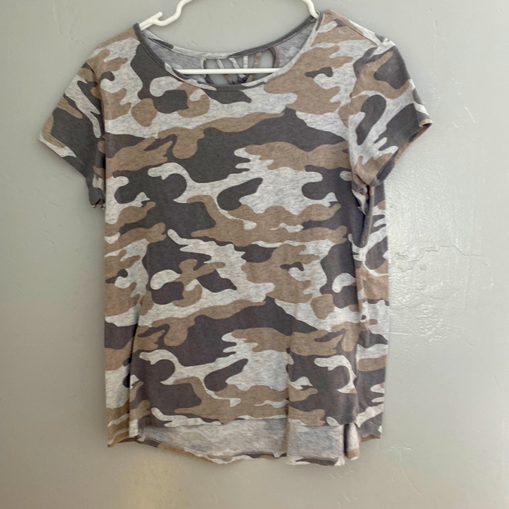 Short sleeve.   Brand: old navy.    Size:XXL